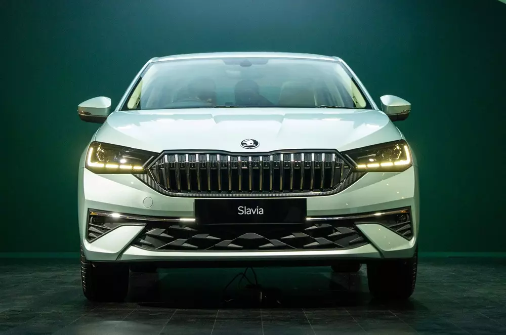 Sedan giá rẻ Skoda Slavia 2027 chính thức xuất xưởng, chuẩn bị ra mắt trong tháng này - Ảnh 3.