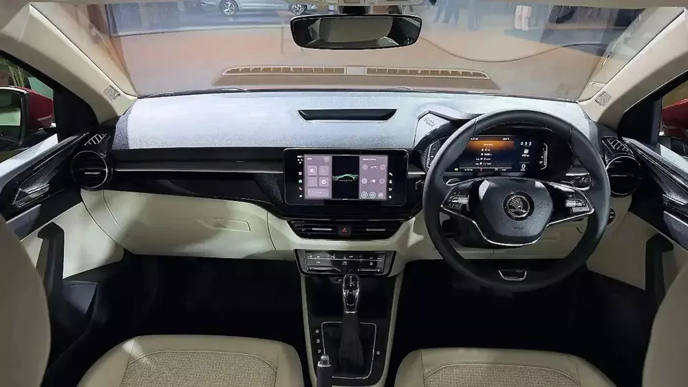 Sedan giá rẻ Skoda Slavia 2027 chính thức xuất xưởng, chuẩn bị ra mắt trong tháng này - Ảnh 6.