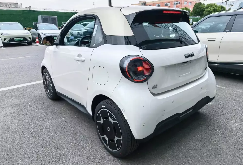 smart-2-10-ec6f Smart #2 nhìn từ phía sau