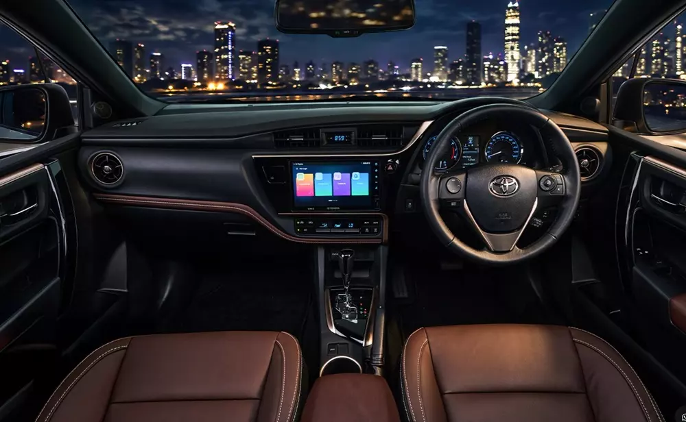toyota-corolla-altis-2027-2-6b83 Nội thất của Toyota Corolla Altis 2027 chỉ có thêm một vài trang bị mới