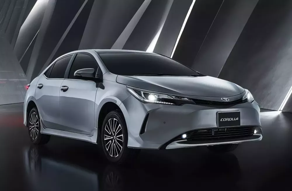 toyota-corolla-altis-2027-d193-1 Phiên bản nâng cấp của Toyota Corolla Altis thế hệ cũ chính thức ra mắt với thiết kế thay đổi nhẹ