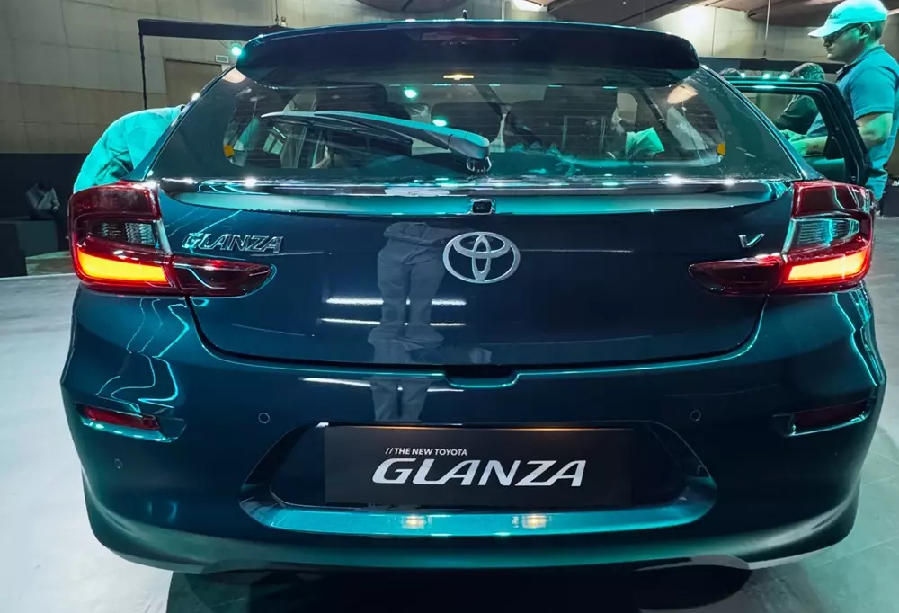 toyota-glanza-2027-6-fb9b Gốc gác Suzuki được thể hiện rõ qua khu vực phía sau của Toyota Glanza 2027