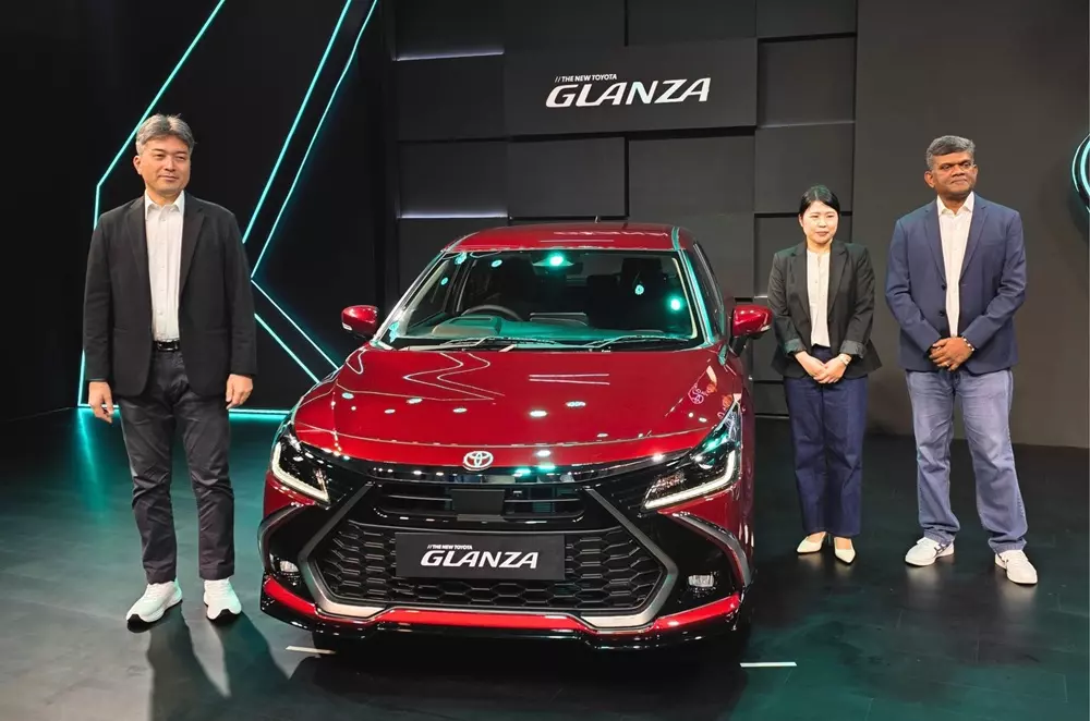 toyota-glanza-2027-9-d5f1 Vén màn xe giá rẻ Toyota Glanza 2027