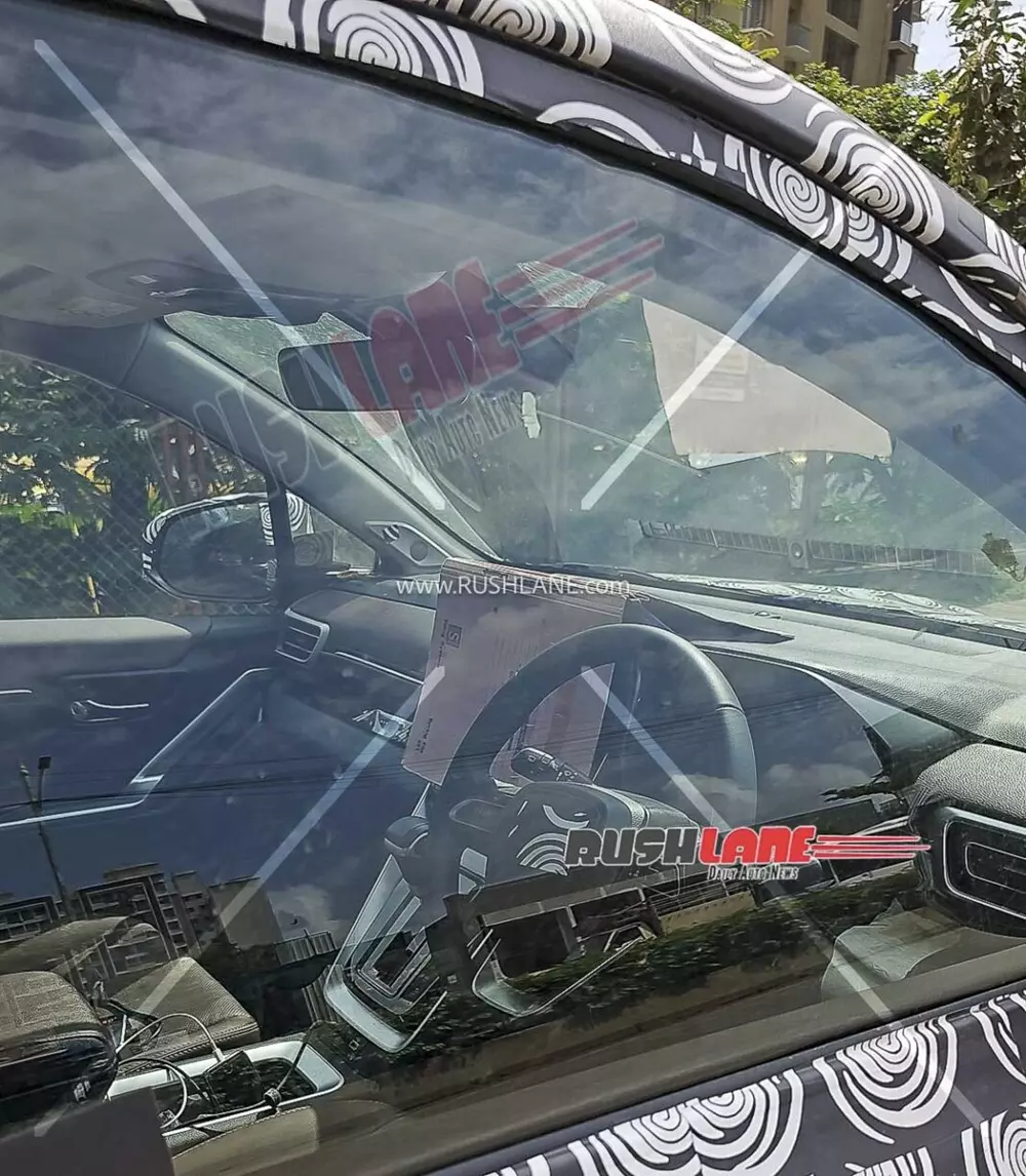 toyota-innova-cross-2027-1-0188 Toyota Innova Cross 2027 lộ diện với thiết kế đầu xe như Hilux, dự kiến ra mắt vào tháng sau - Ảnh 6.