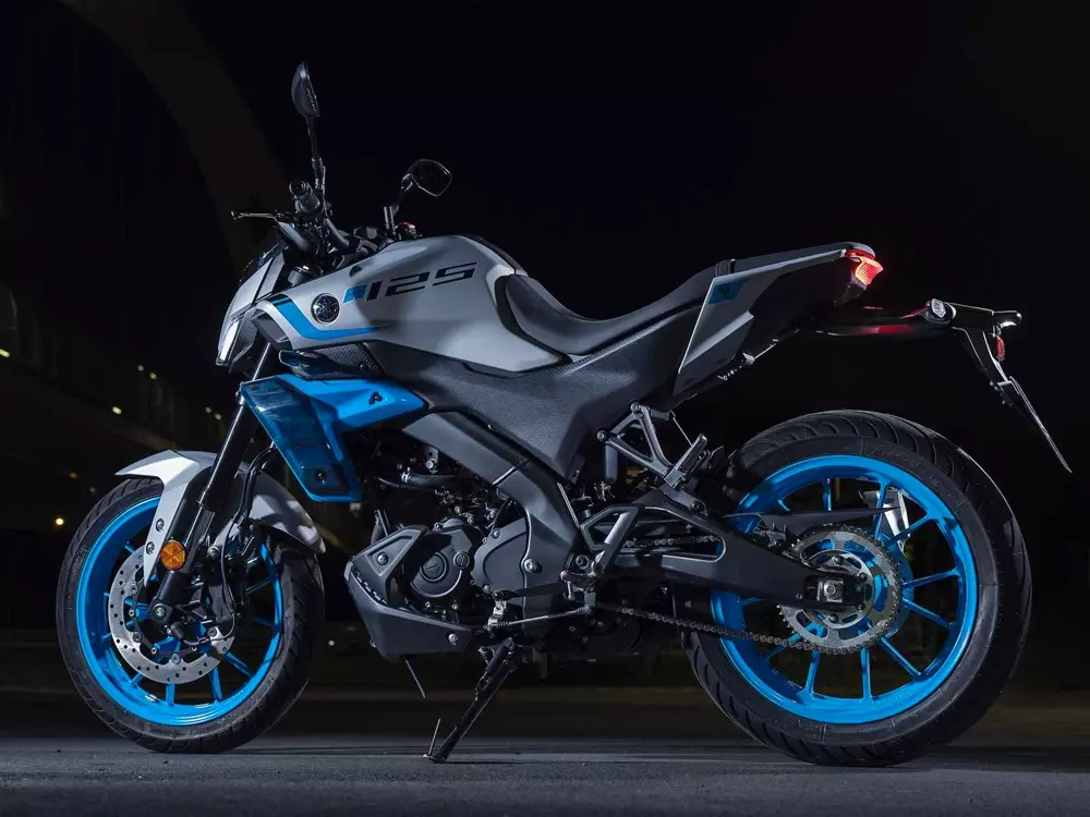 yamaha-mt-125-2027-1-7dcf Yamaha MT-125 2027 sở hữu ốp thân xe bên hông mới